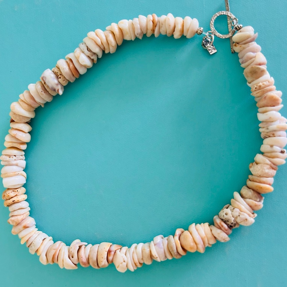 Vintage 1970’s genuine Hawaiian Puka shell necklace made by 2 Up Kauai